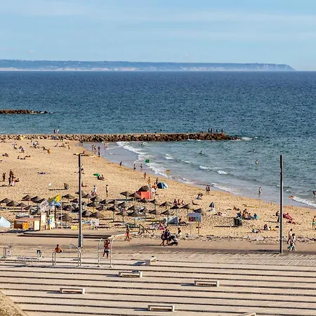 Apartment Joivy Deluxe With Terrace In Costa Da Caprica